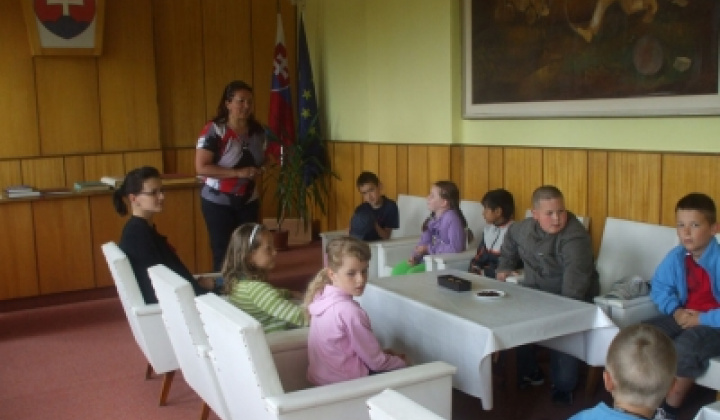 Návšteva detí na Obecnom úrade