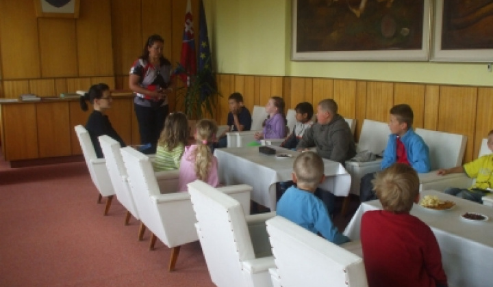 Návšteva detí na Obecnom úrade