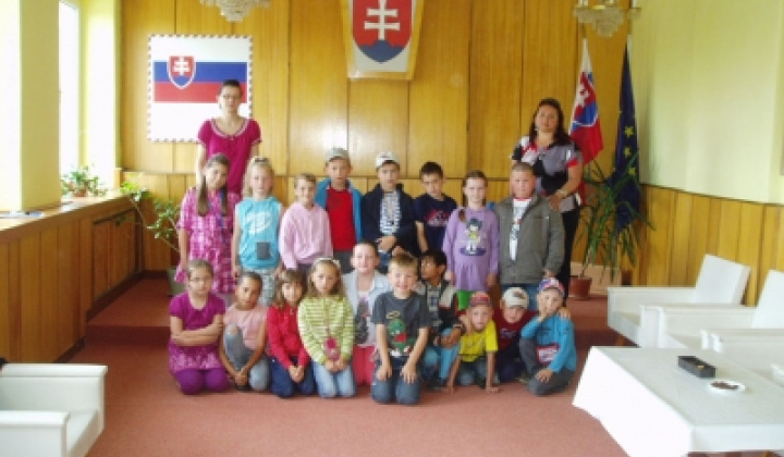 Návšteva detí na Obecnom úrade